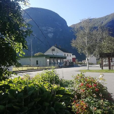 Adventure Hotel & Guesthouse Eidfjord New Buitenkant foto